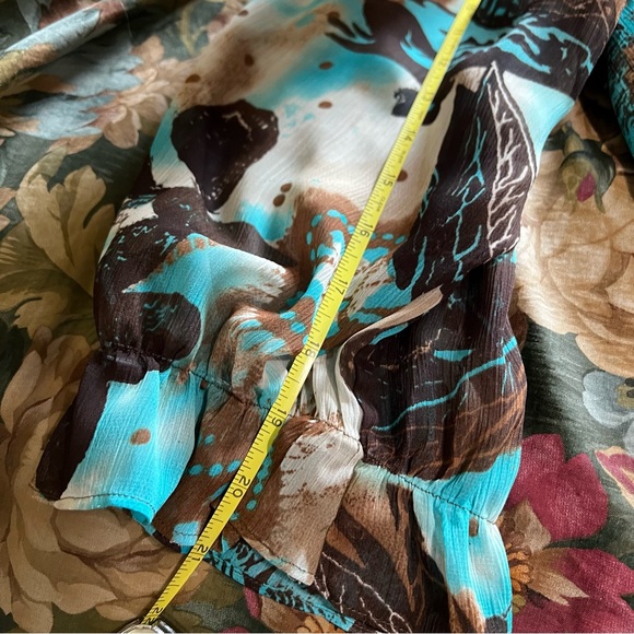 Laura Ashley size 3 woman’s blouse. - Picture 13 of 15